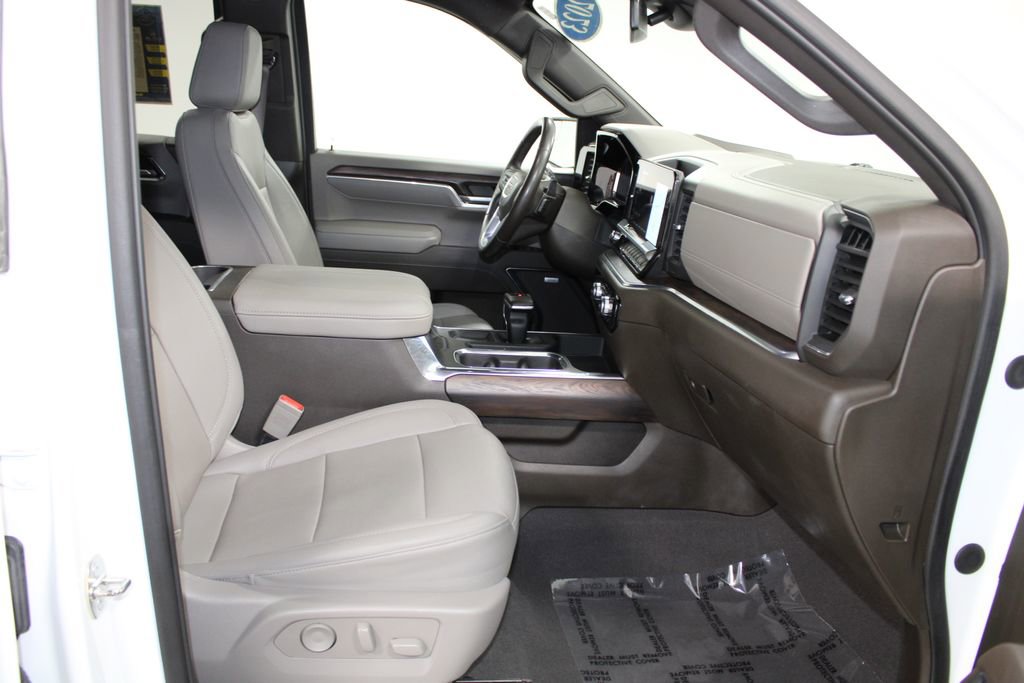 Used 2023 GMC Sierra 1500 SLT image 32