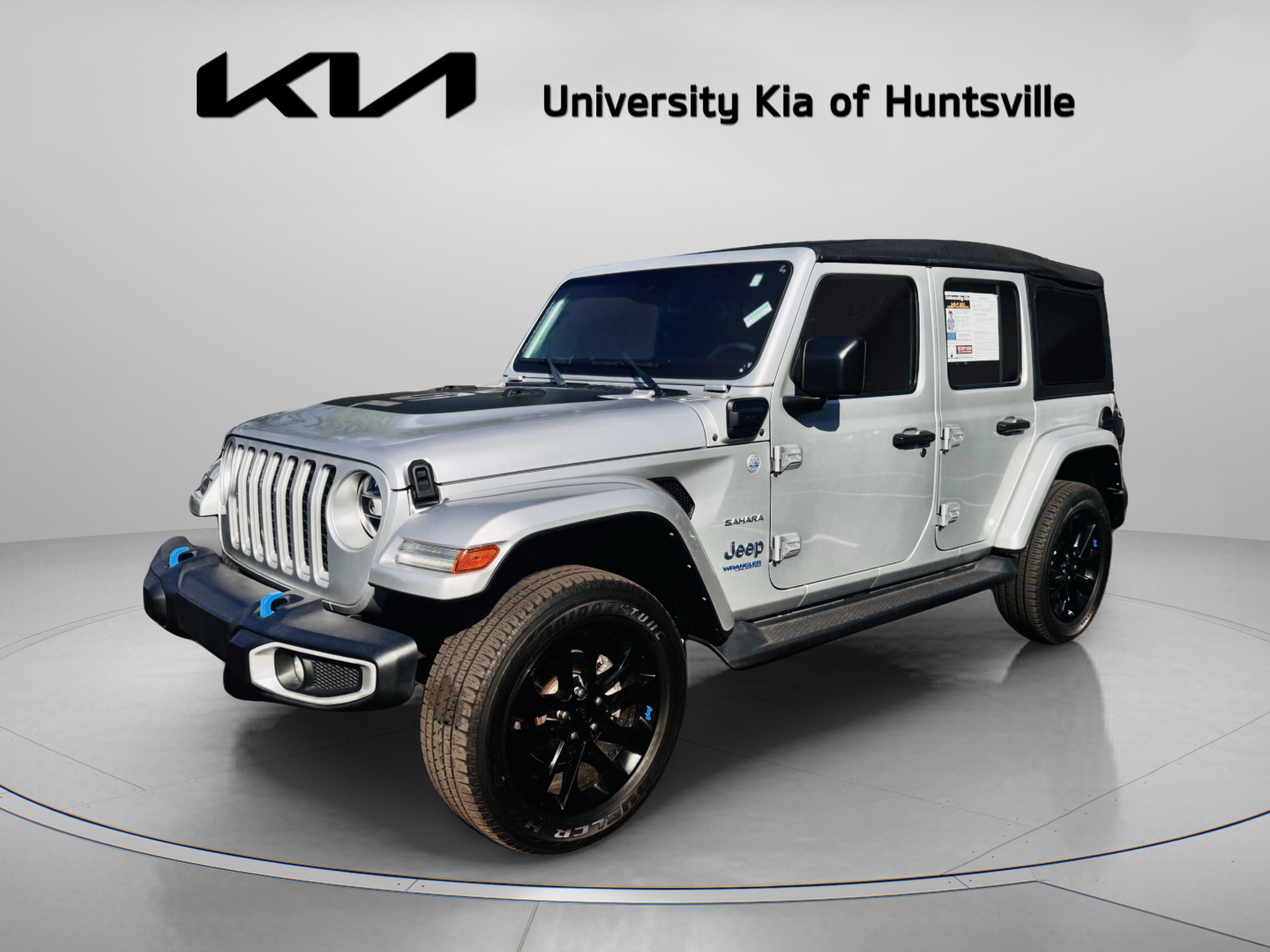 Used 2022 Jeep Wrangler Unlimited Sahara w/ Cold Weather Group image 7