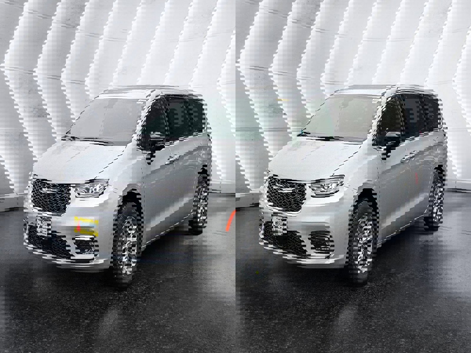 New 2026 Chrysler Pacifica Select image 2