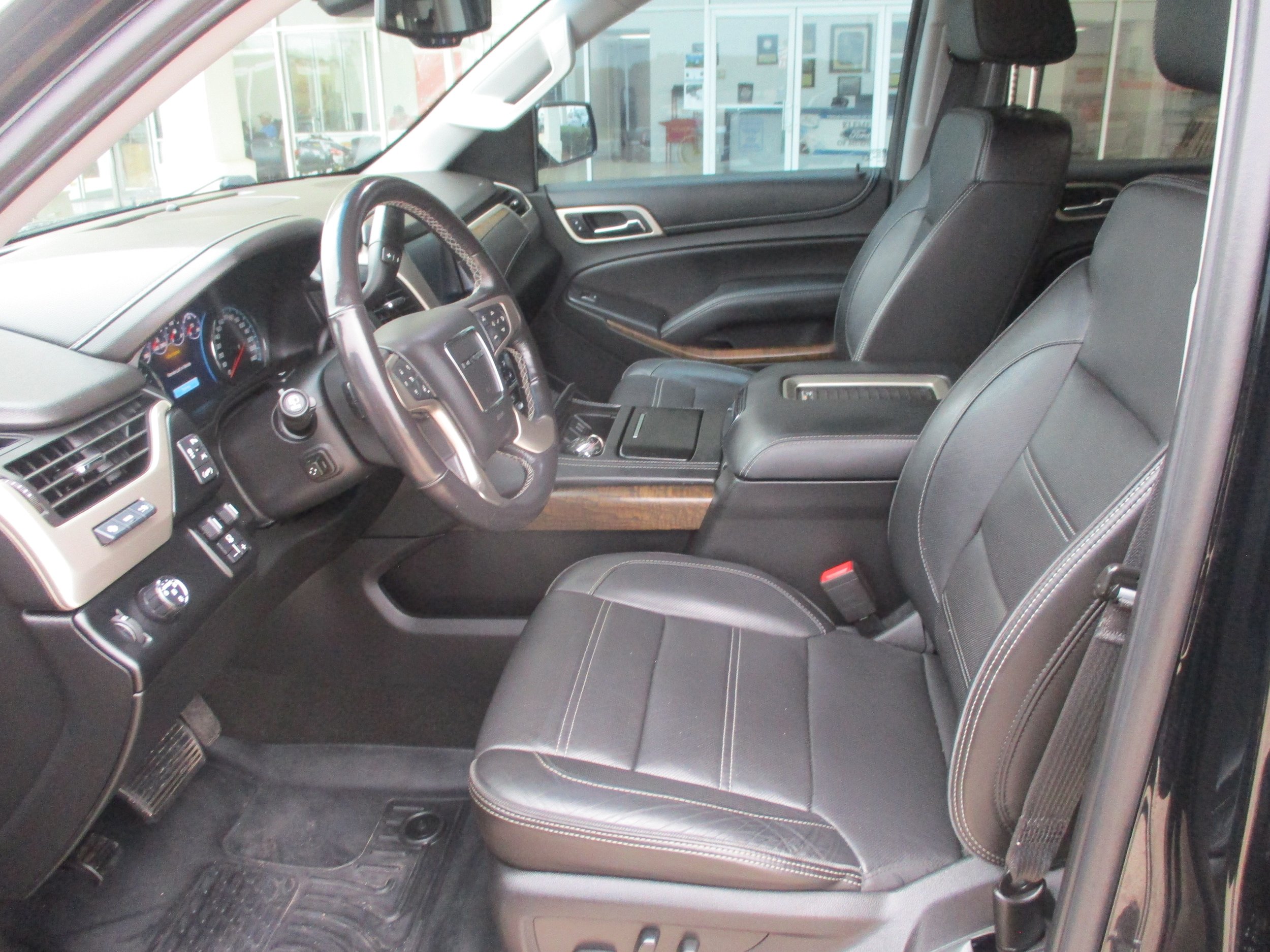 Used 2018 GMC Yukon Denali RWD image 11