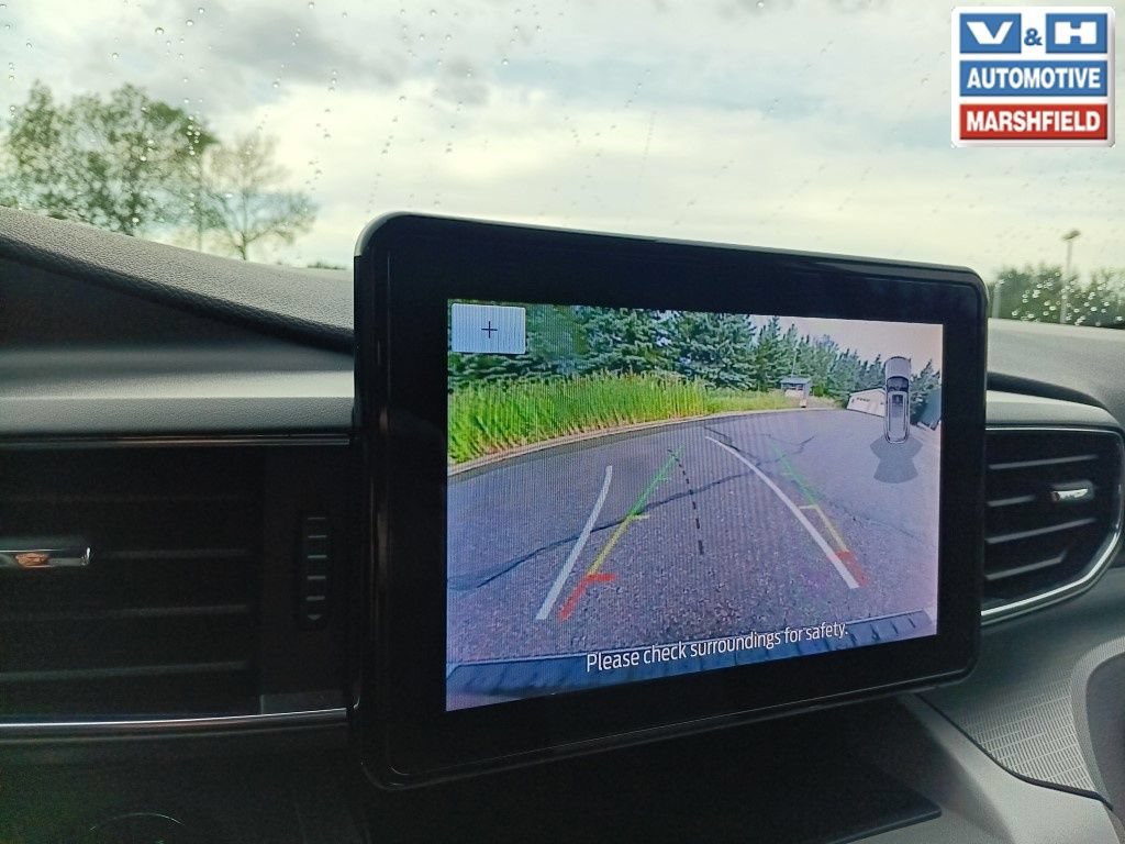 Used 2024 Ford Explorer XLT w/ Equipment Group 202A AWD/4WD image 9