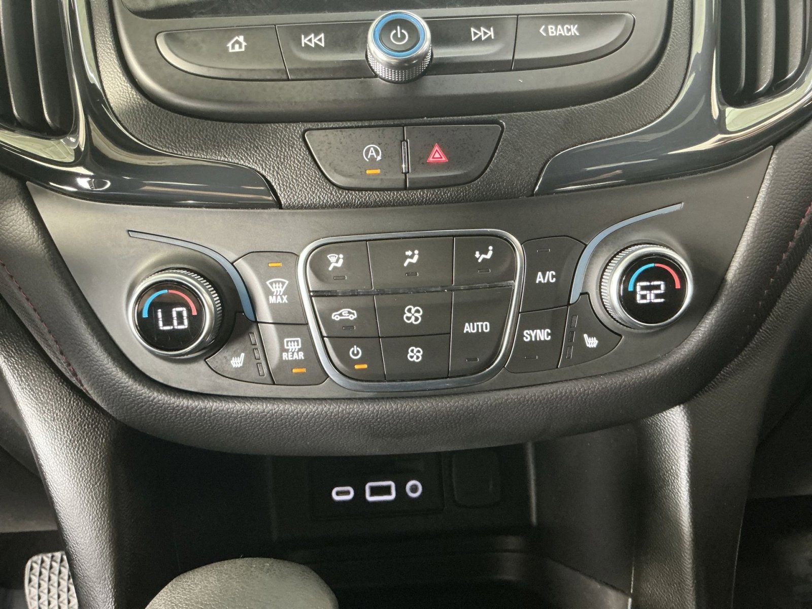 Used 2022 Chevrolet Equinox RS w/ RS Leather Package image 29