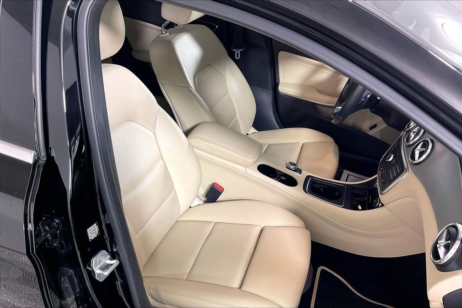 Used 2017 Mercedes-Benz GLA 250 image 7