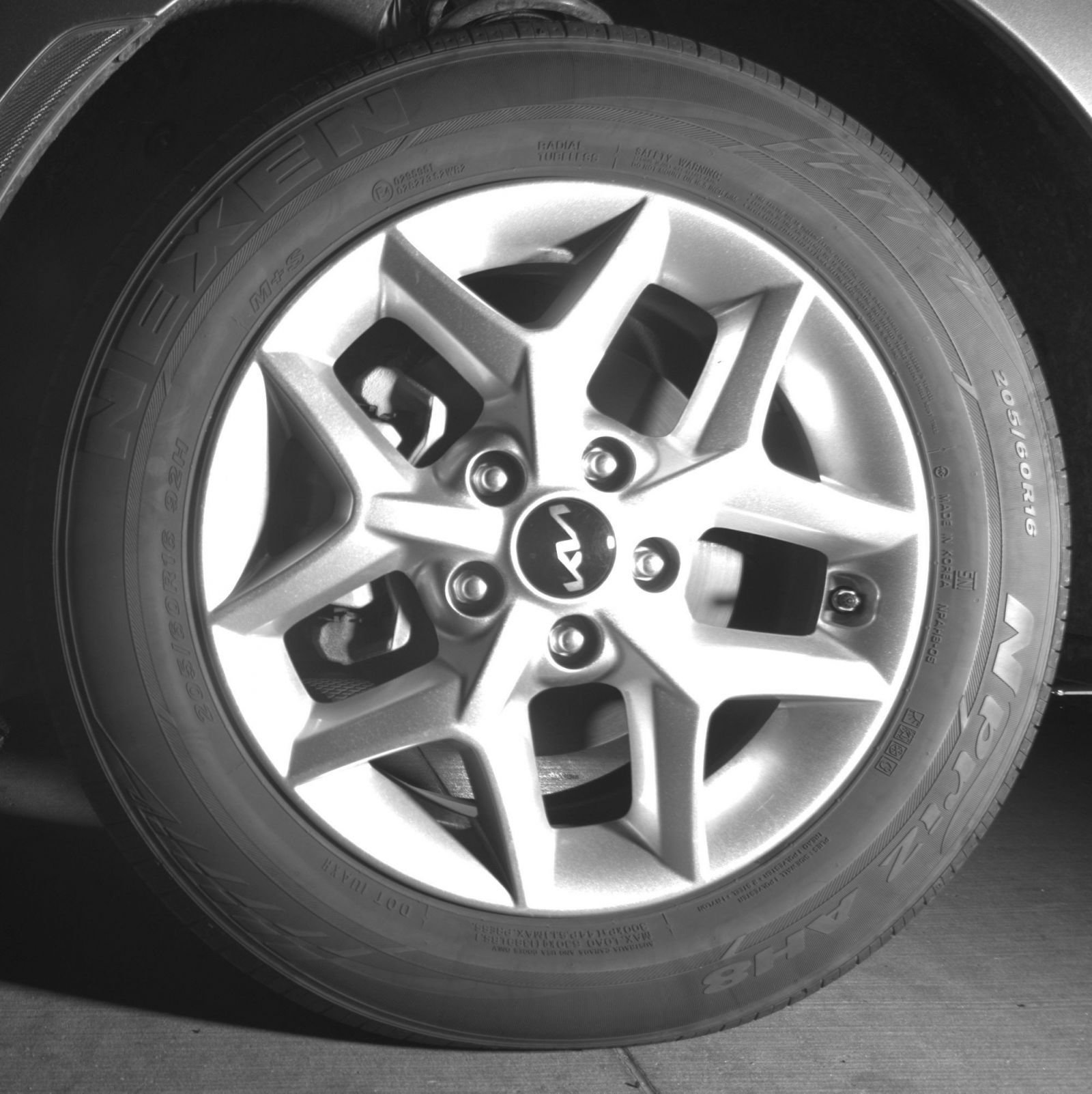 Used 2025 Kia Soul LX w/ LX Technology Package FWD image 12