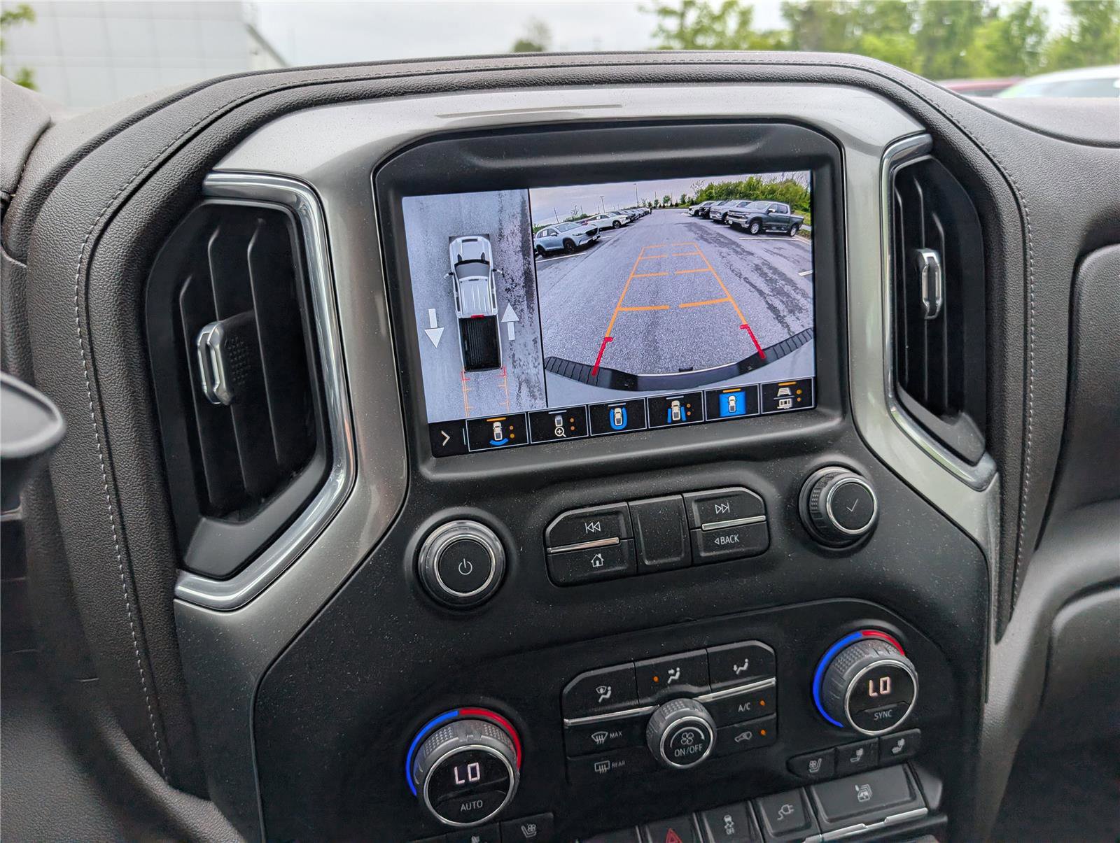 Used 2020 Chevrolet Silverado 2500 LTZ w/ Technology Package AWD/4WD image 28