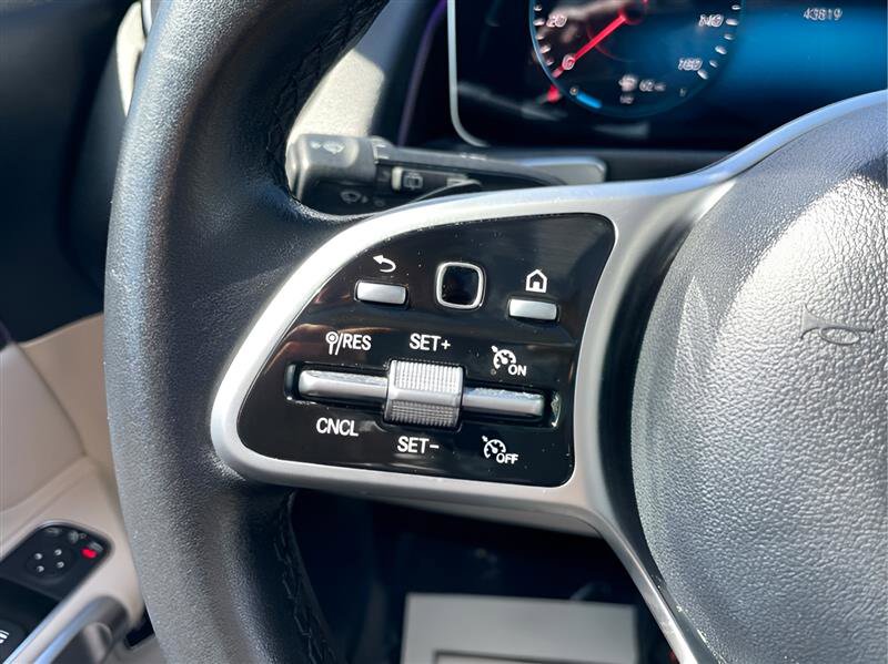 Used 2021 Mercedes-Benz GLB 250 4MATIC image 18