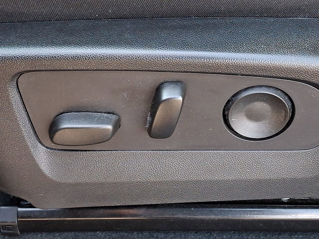 Used 2023 Chevrolet Colorado LT w/ LT Convenience Package II image 26