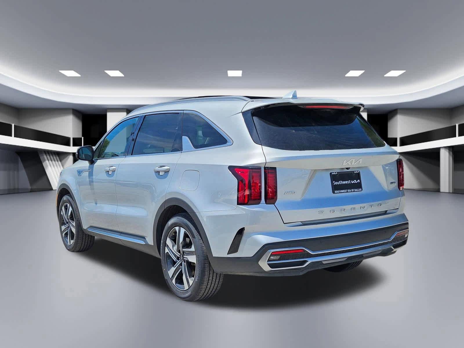 Used 2022 Kia Sorento EX w/ Panoramic Sunroof Package AWD/4WD image 3