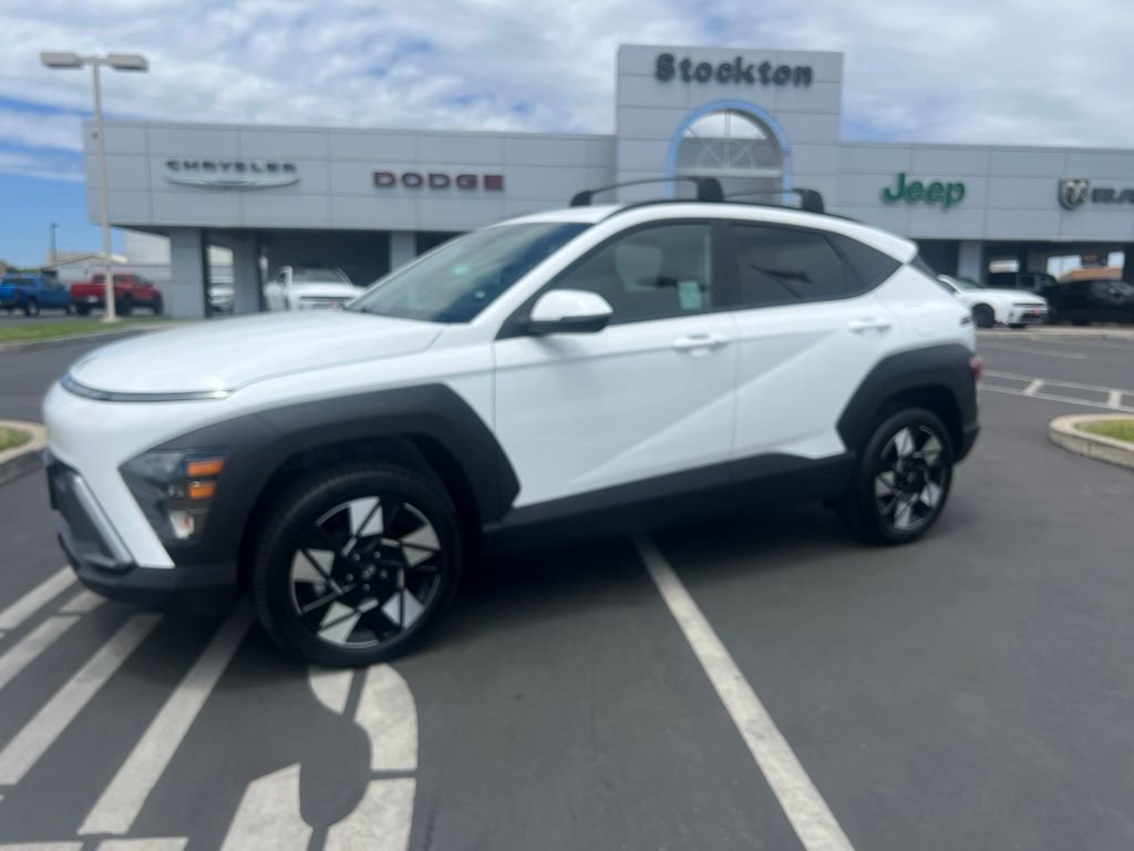 Used 2025 Hyundai Kona SEL AWD/4WD image 2