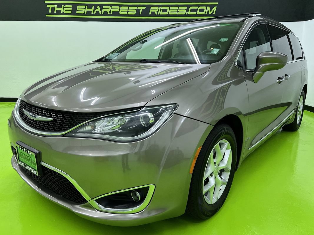 Used 2017 Chrysler Pacifica Touring-L Plus w/ Tire & Wheel Group FWD image 5
