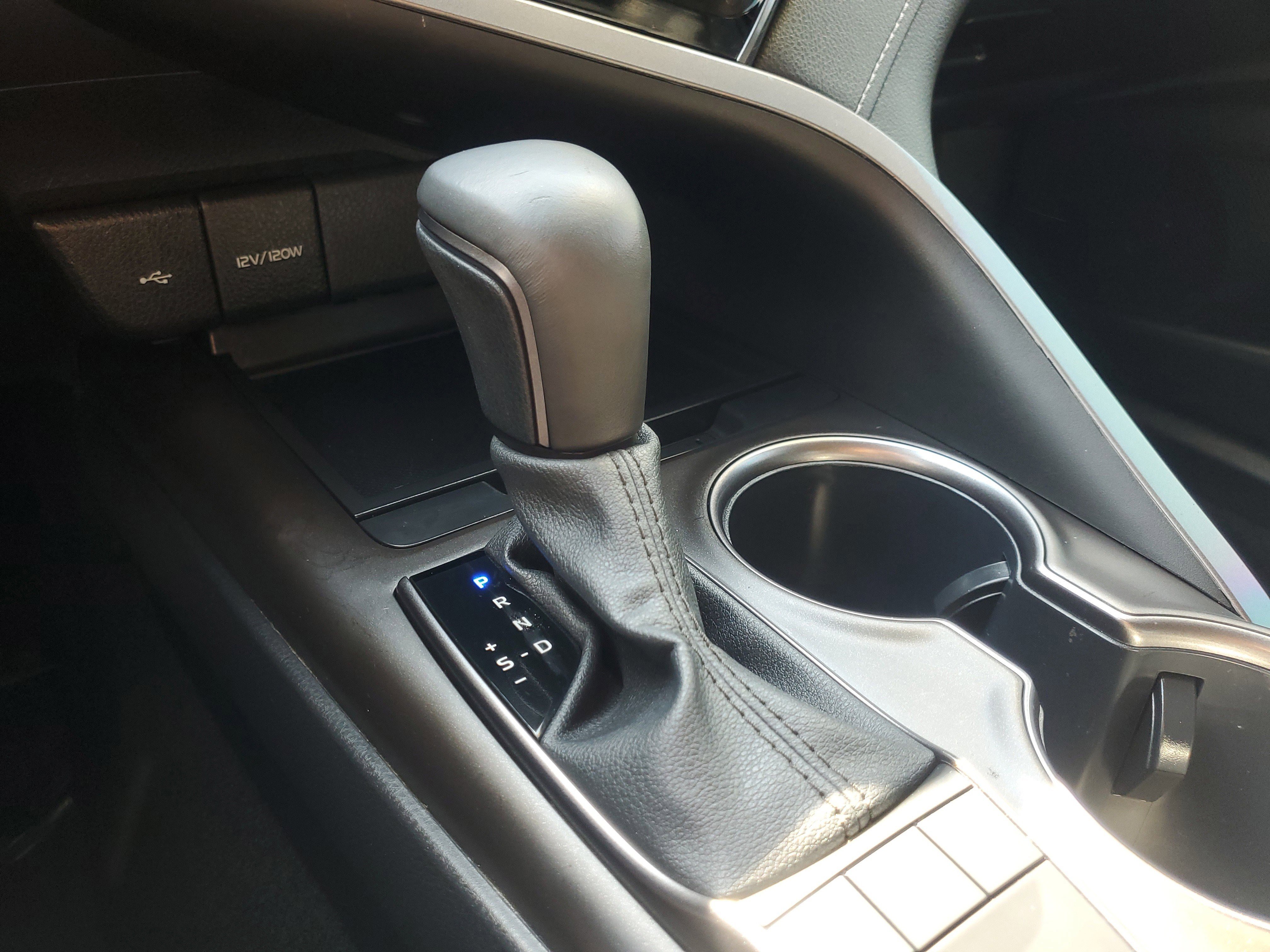 Used 2024 Toyota Camry SE image 30