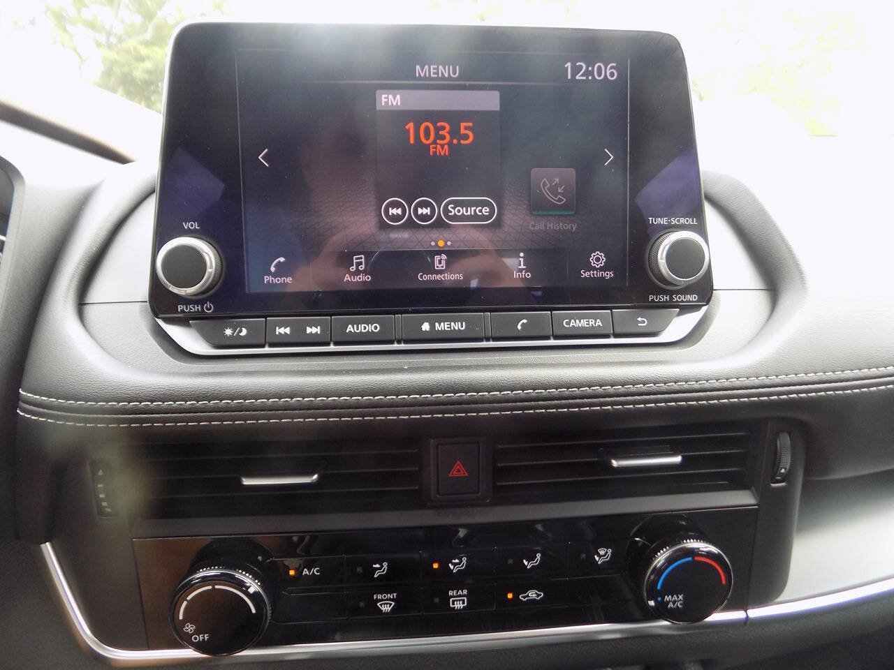 Used 2023 Nissan Rogue S AWD/4WD image 15