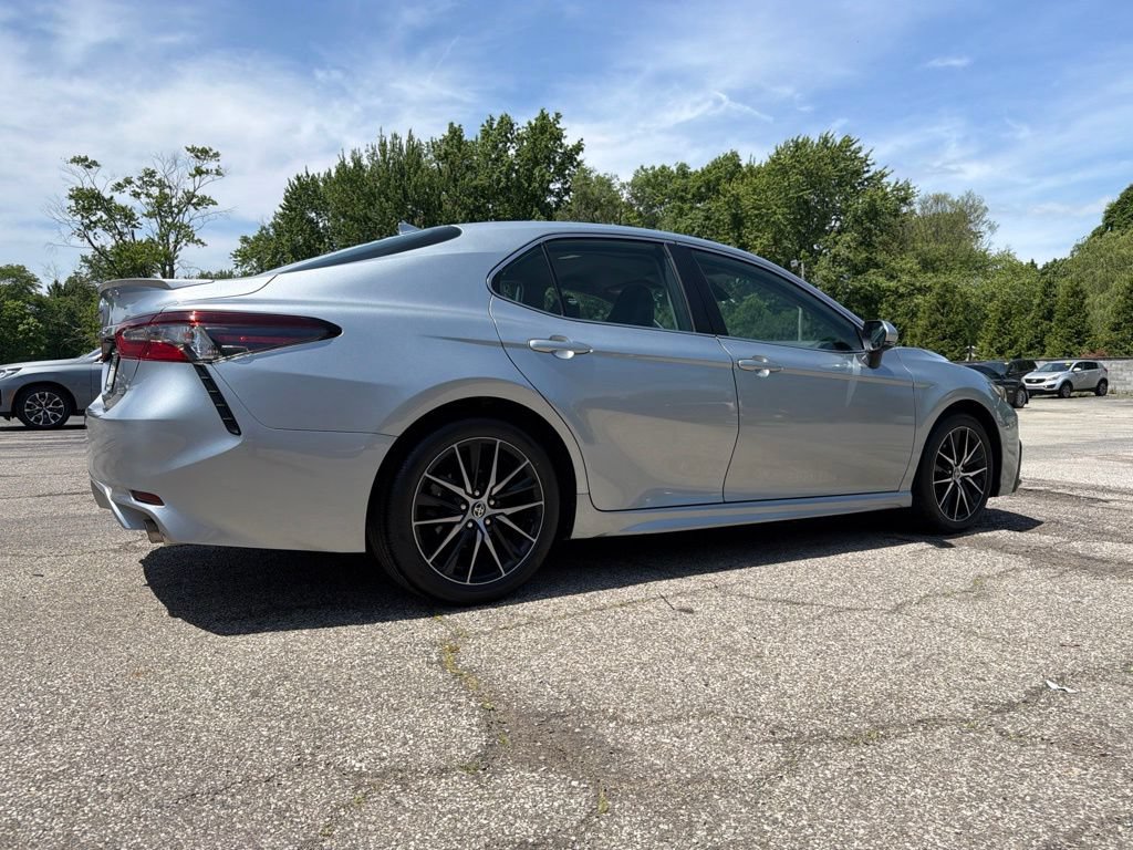 Used 2023 Toyota Camry SE FWD image 9