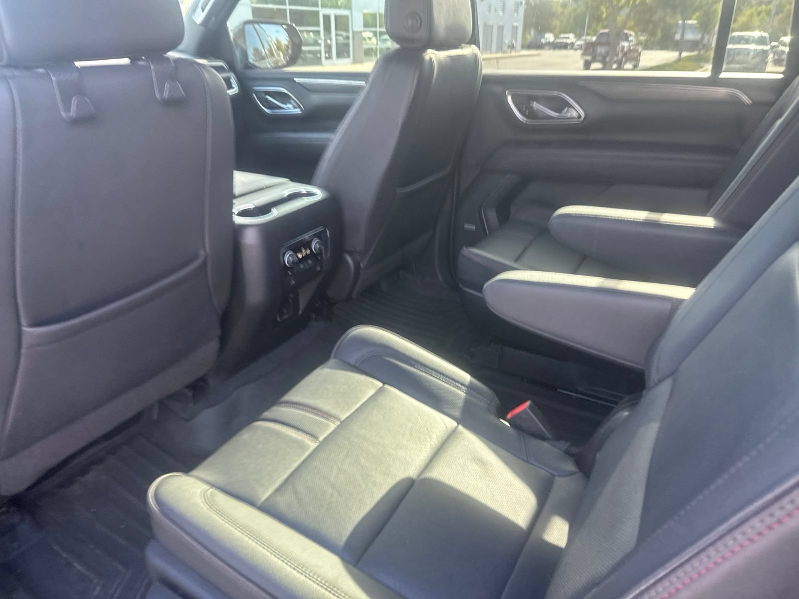 Used 2023 Chevrolet Suburban RST w/ Luxury Package AWD/4WD image 12