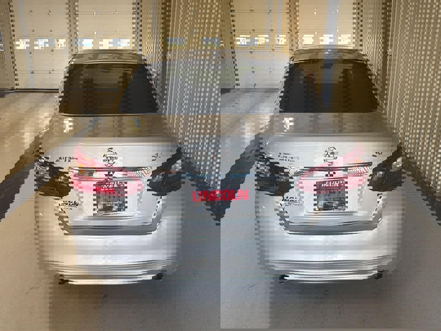 Used 2018 Nissan Altima 2.5 SV image 8