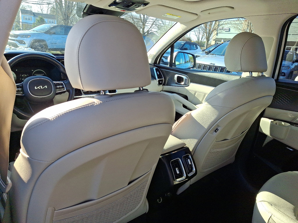 Used 2022 Kia Sorento SX Prestige w/ Panoramic Sunroof Package image 21