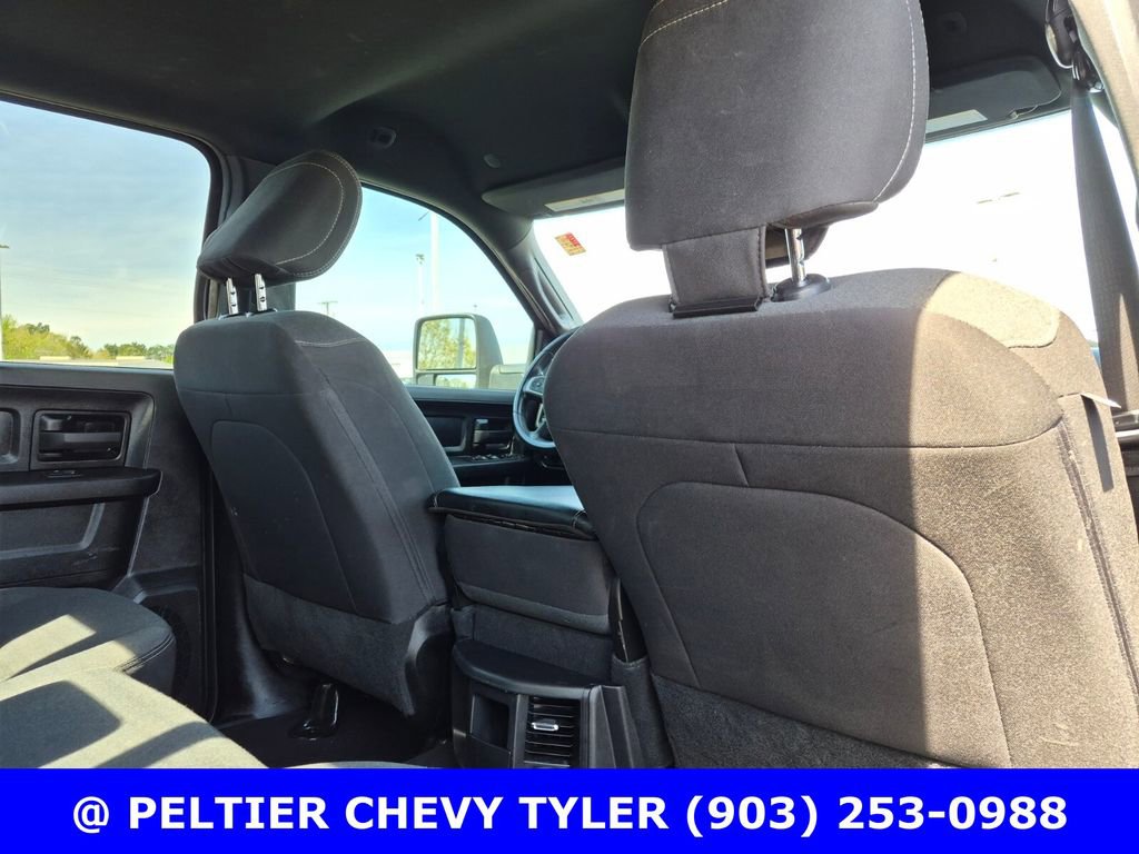 Used 2024 RAM 2500 Tradesman w/ Chrome Appearance Group image 17