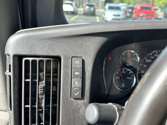 Used 2018 Chevrolet Express 2500 w/ Driver Convenience Package RWD image 19