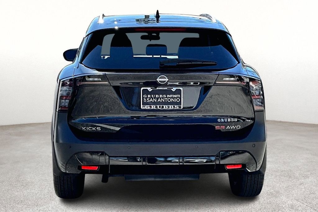 Used 2025 Nissan Kicks SR image 6