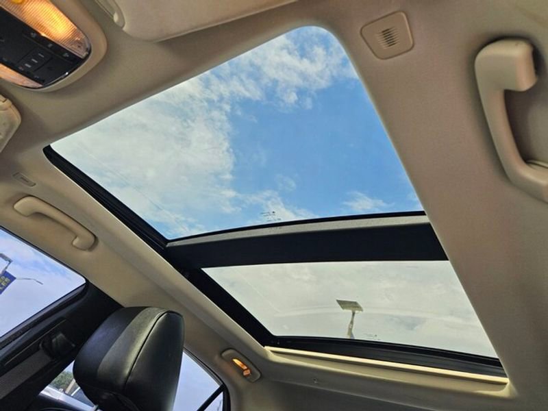 Used 2022 Chrysler 300 Touring L w/ Popular Equipment Group image 16