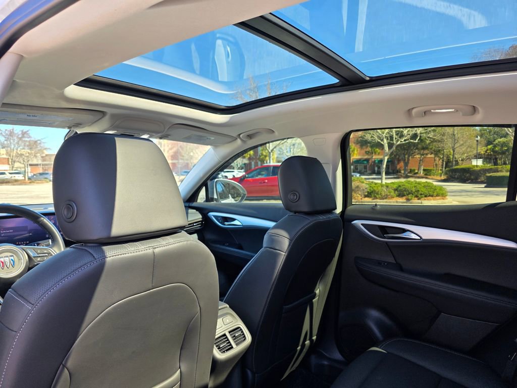 Used 2024 Buick Envision Avenir image 29