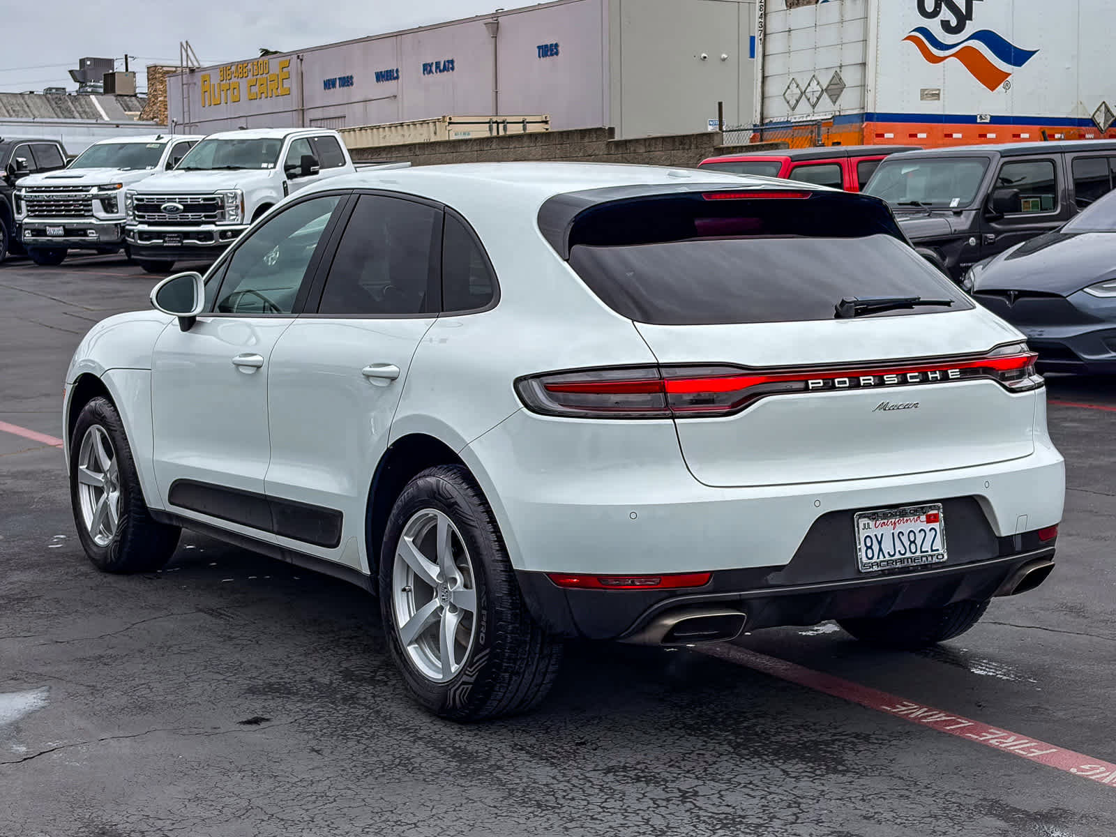 Used 2019 Porsche Macan AWD/4WD image 2