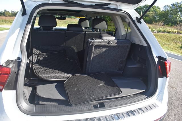 Used 2021 Volkswagen Tiguan SE FWD image 17