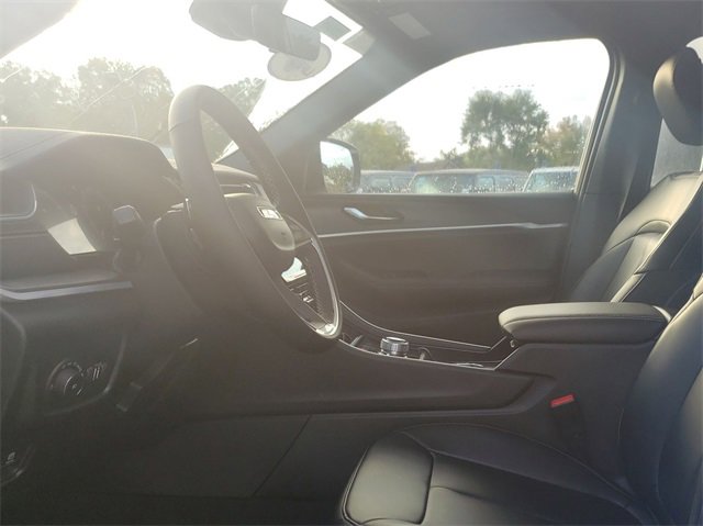 New 2025 Jeep Grand Cherokee Limited w/ Black Appearance Package image 22
