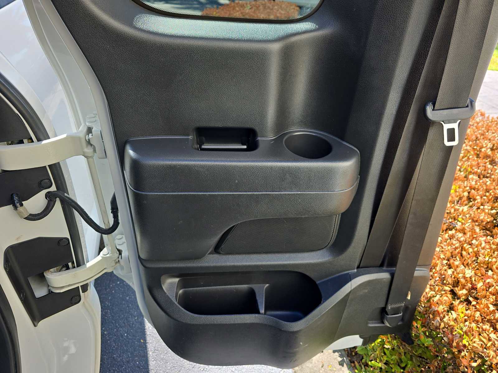 Used 2022 Nissan Titan S image 10