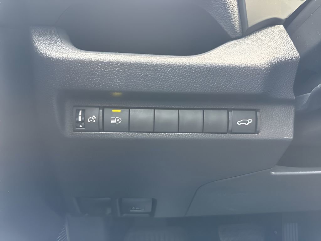 Used 2025 Toyota RAV4 XLE w/ Convenience Package FWD image 27