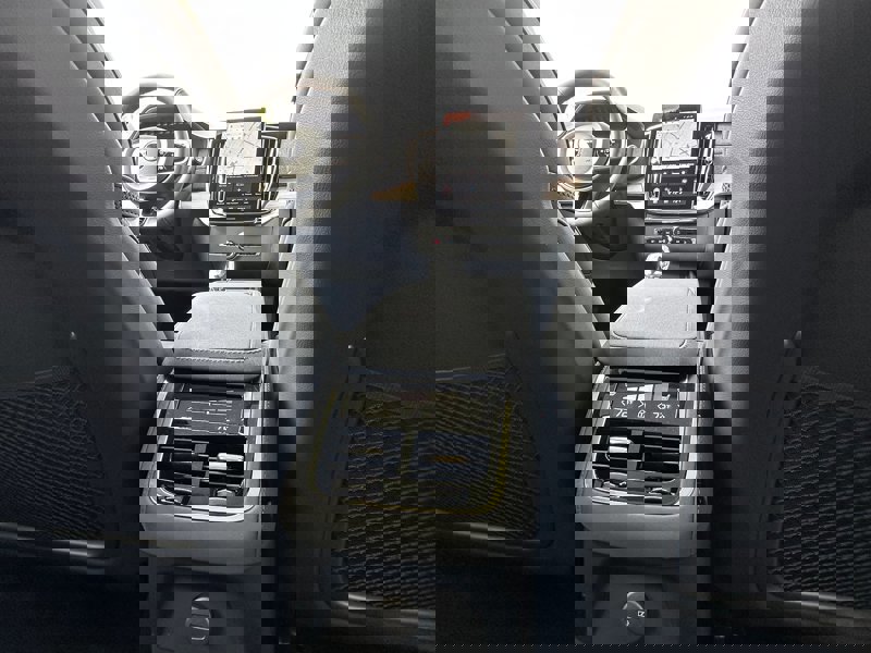 Used 2025 Volvo XC90 T8 Core w/ Climate Package image 11