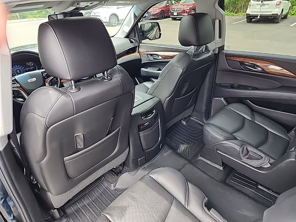 Used 2016 Cadillac Escalade ESV Luxury AWD/4WD image 19