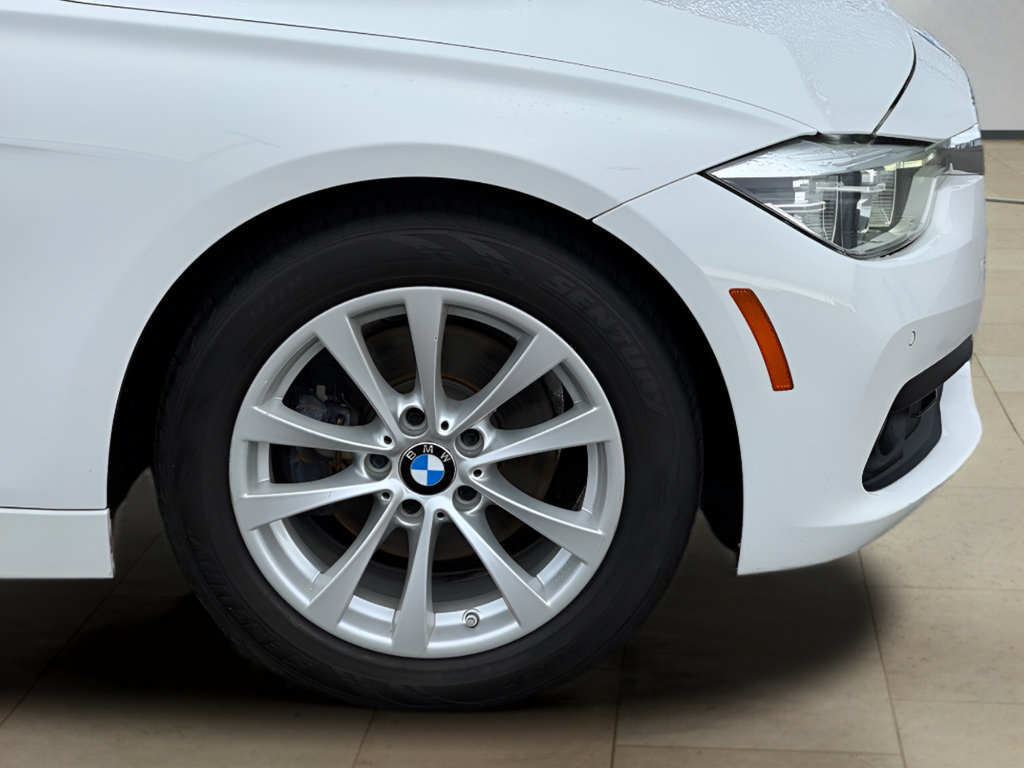 Used 2016 BMW 320i xDrive Sedan AWD/4WD image 40