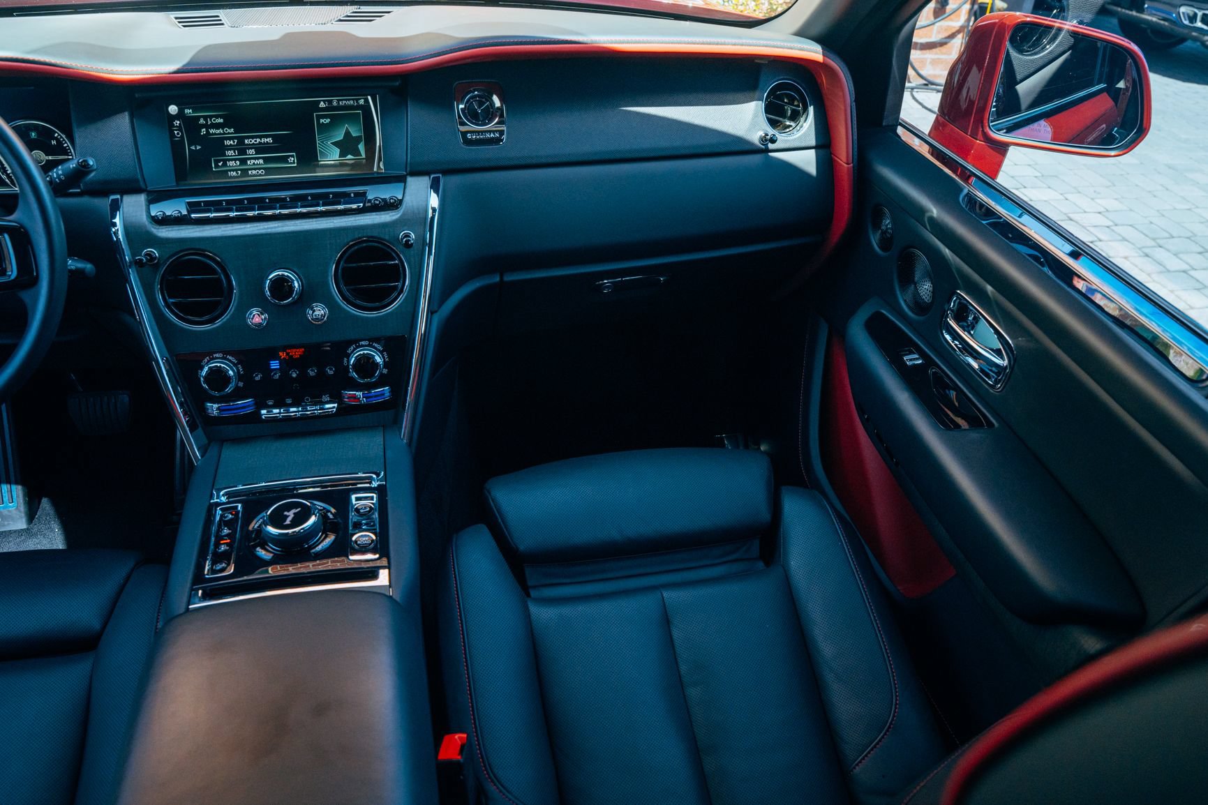 Used 2023 Rolls-Royce Cullinan AWD/4WD image 14