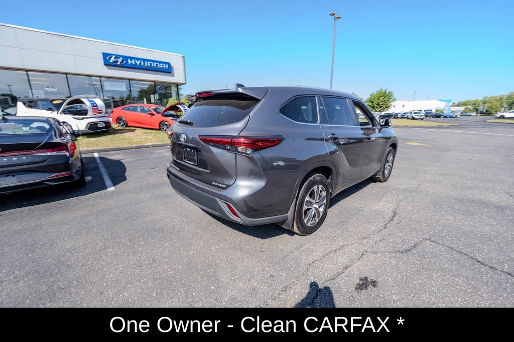 Used 2023 Toyota Highlander XLE image 7