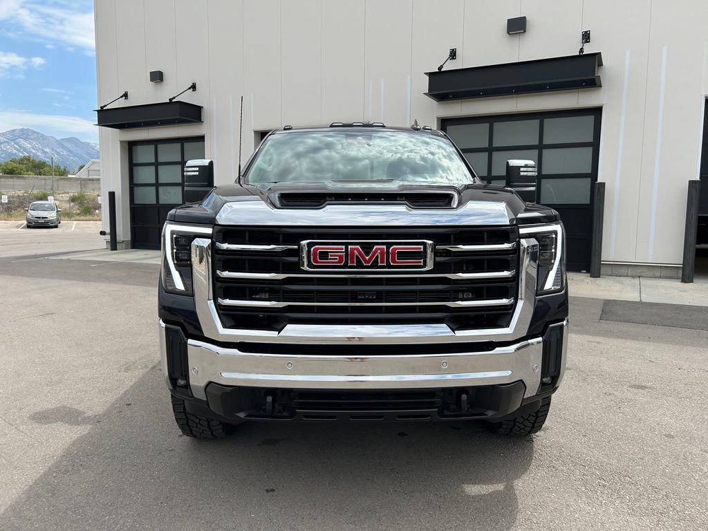 Used 2025 GMC Sierra 3500 SLT w/ SLT Premium Package AWD/4WD image 5