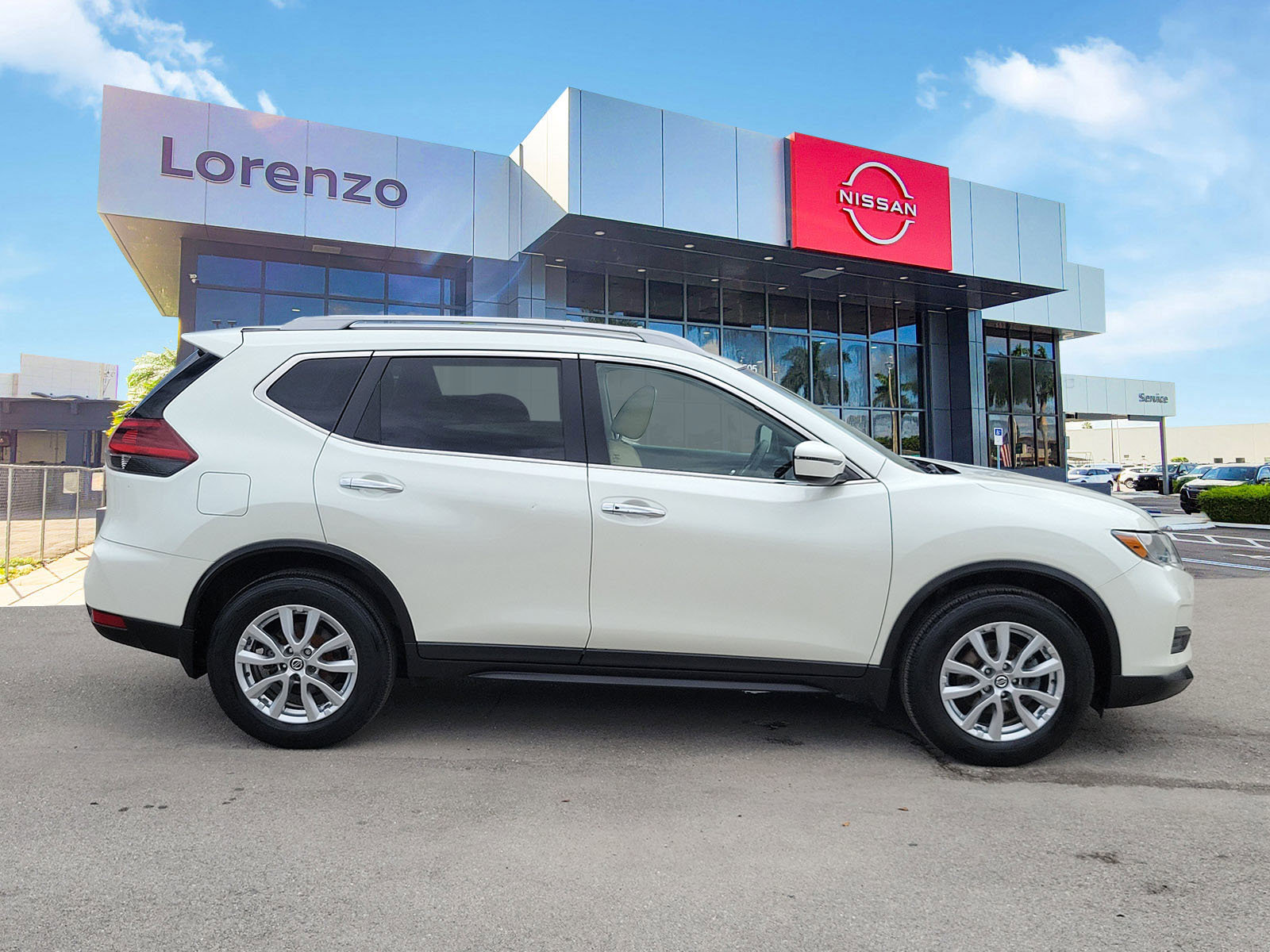Used 2020 Nissan Rogue SV FWD image 4