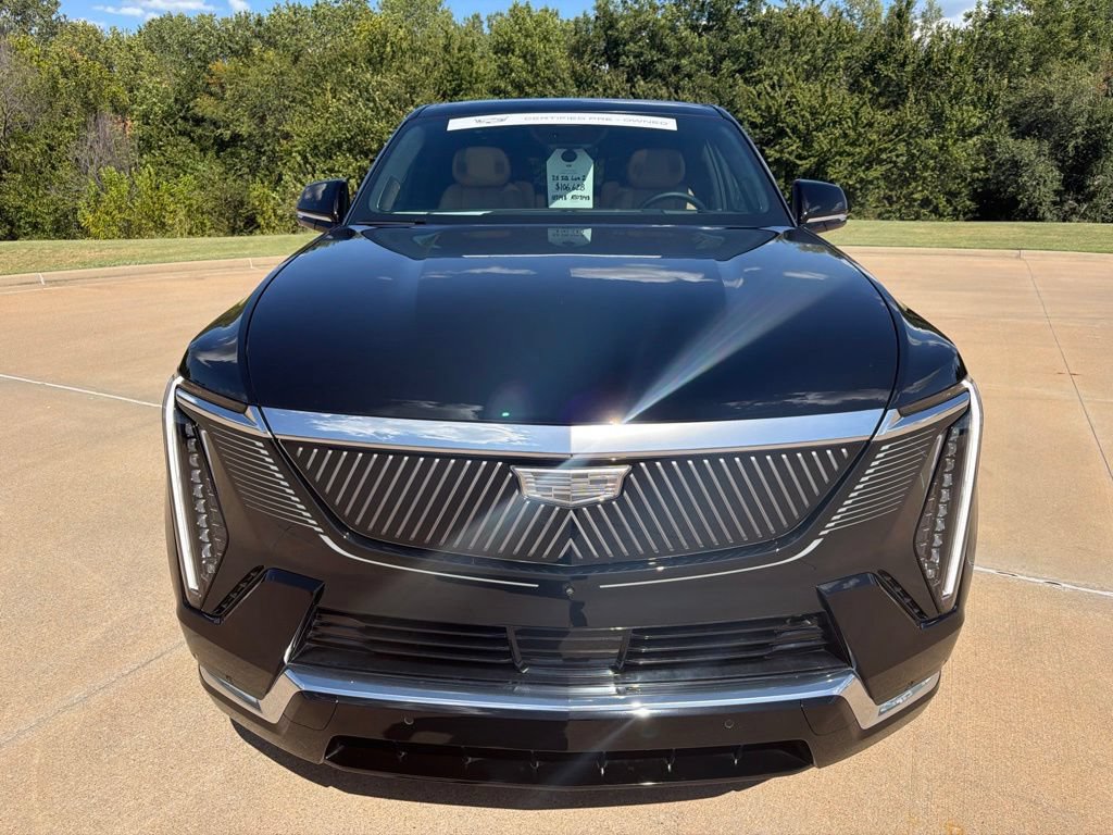 Certified 2025 Cadillac Escalade IQ Luxury 2 AWD/4WD image 2