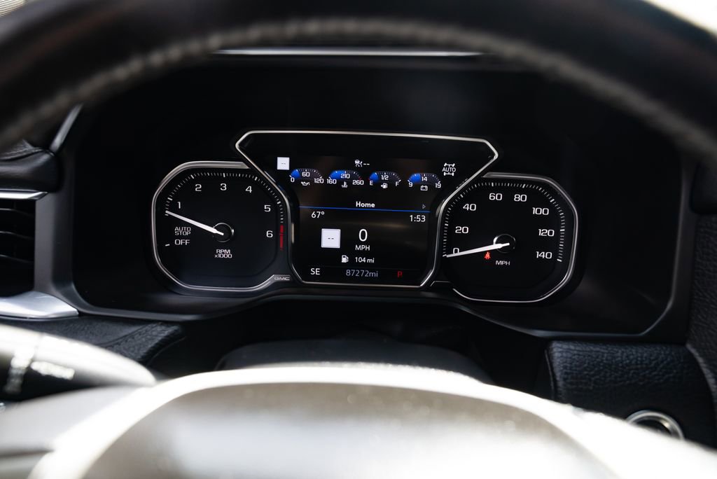 Used 2021 GMC Yukon Denali w/ Denali Premium Package AWD/4WD image 12