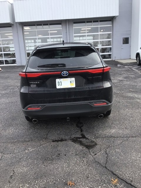 Used 2024 Toyota Venza LE image 4