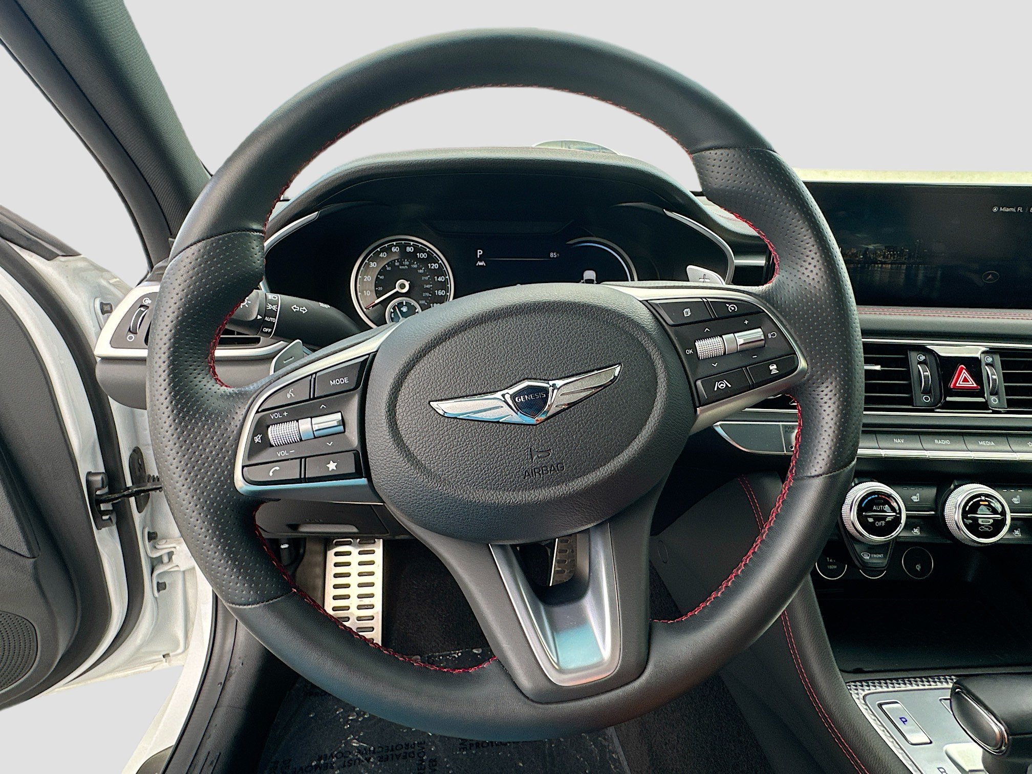 Used 2023 Genesis G70 2.0T w/ Sport Prestige Package RWD image 11