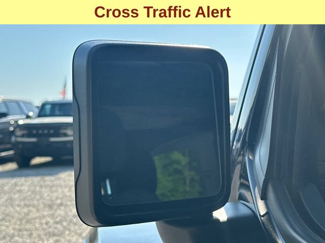 Used 2025 Jeep Wrangler Unlimited Sahara w/ Safety Group AWD/4WD image 7