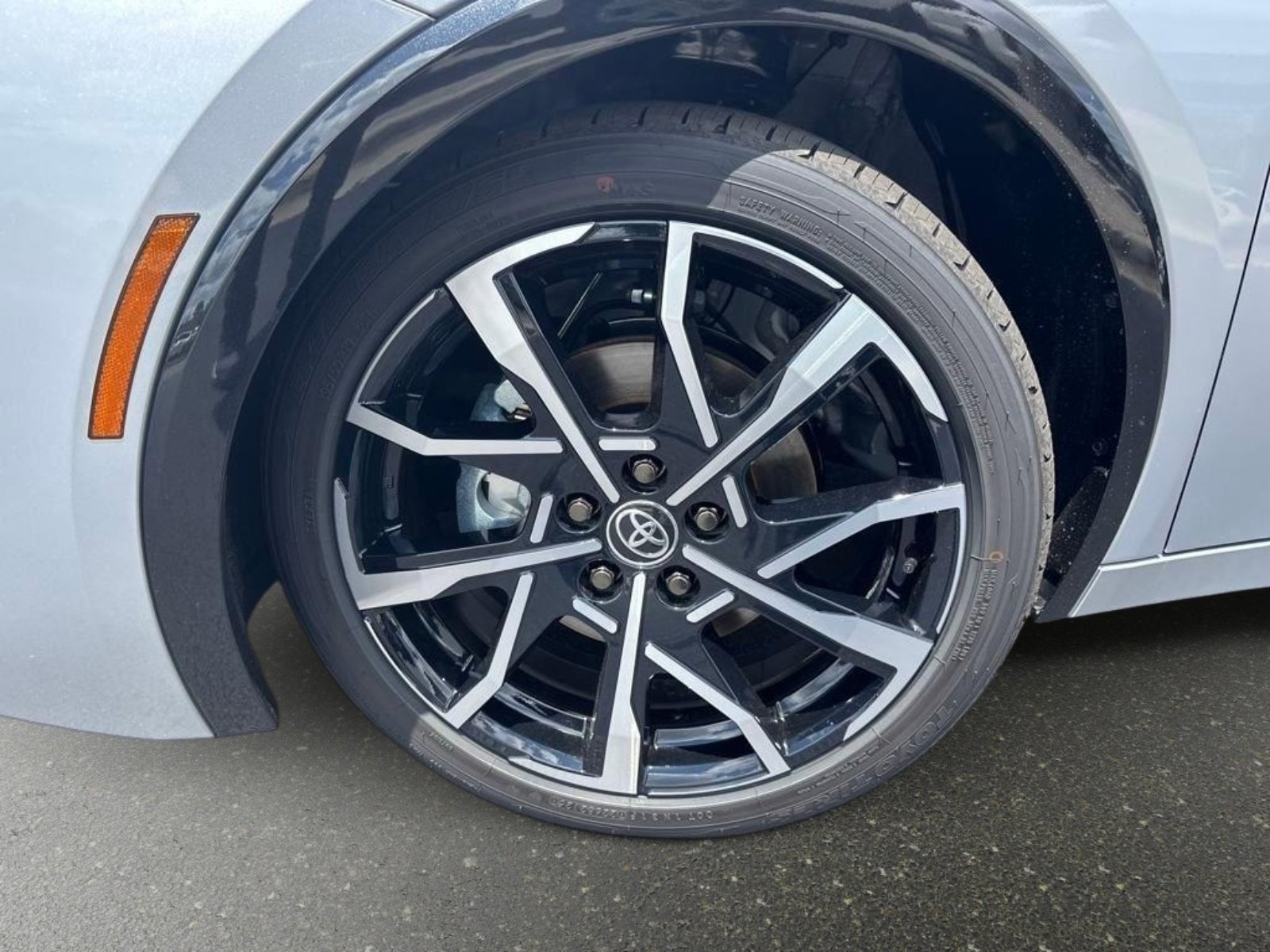 New 2025 Toyota Prius Plug-In Hybrid image 9