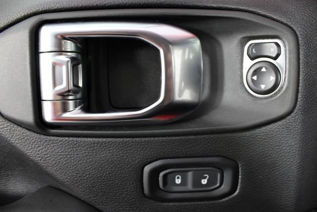 Used 2025 Jeep Wrangler Unlimited Sahara w/ Safety Group AWD/4WD image 14