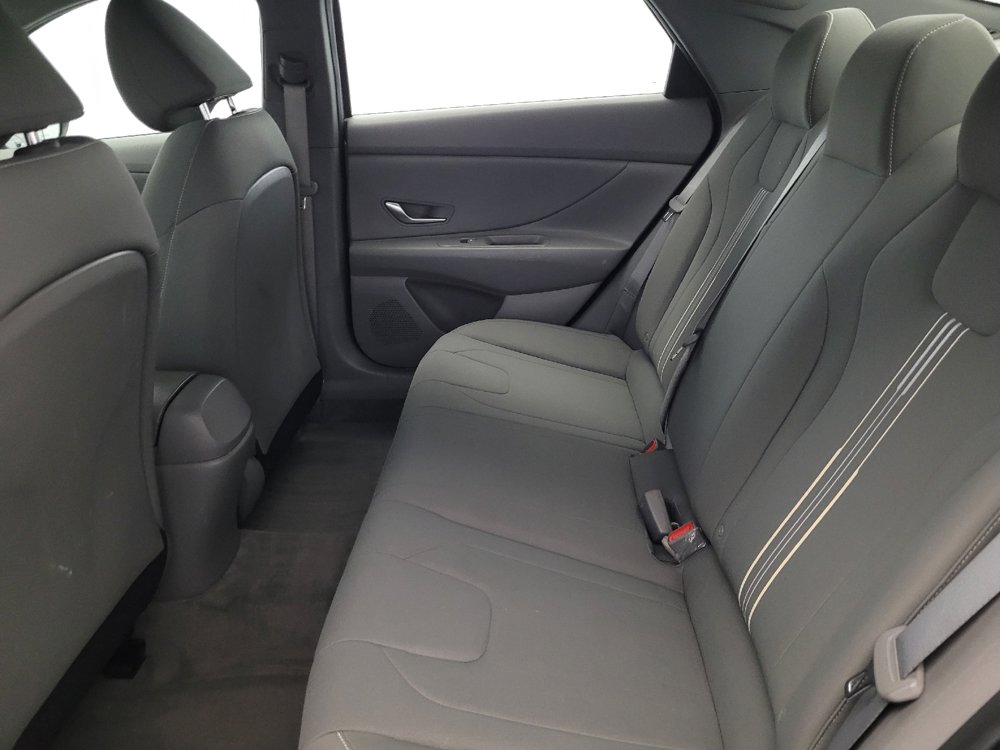 Used 2023 Hyundai Elantra SEL w/ Cargo Package FWD image 18