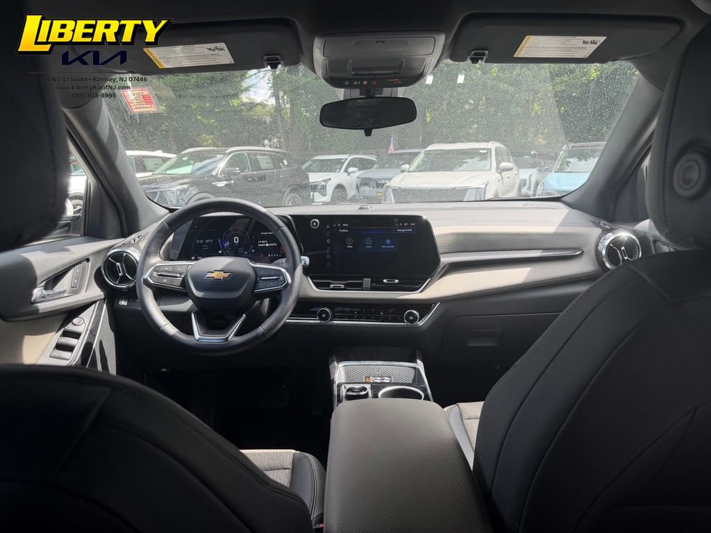 Used 2026 Chevrolet Equinox LT w/ Convenience Package II FWD image 12