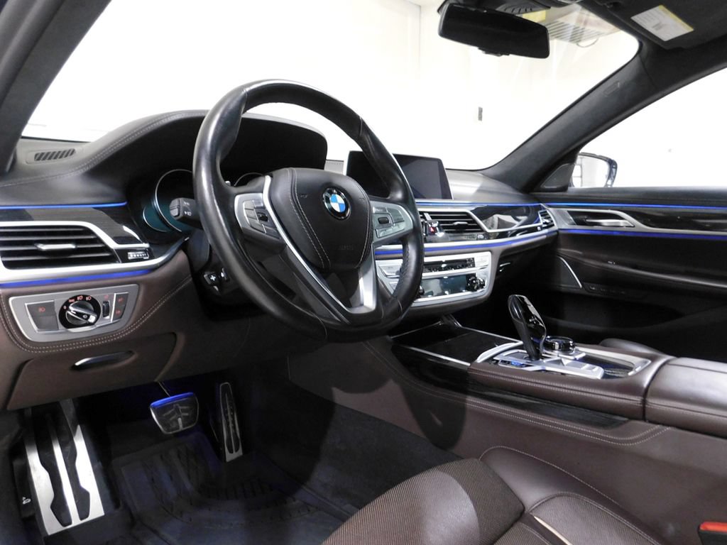 Used 2019 BMW 750i xDrive AWD/4WD image 24