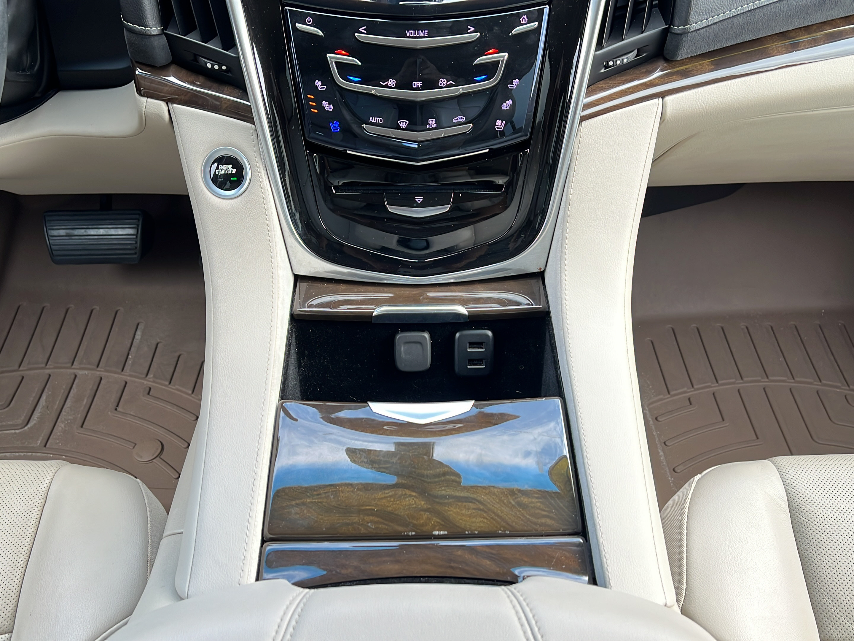 Used 2018 Cadillac Escalade 2WD image 15