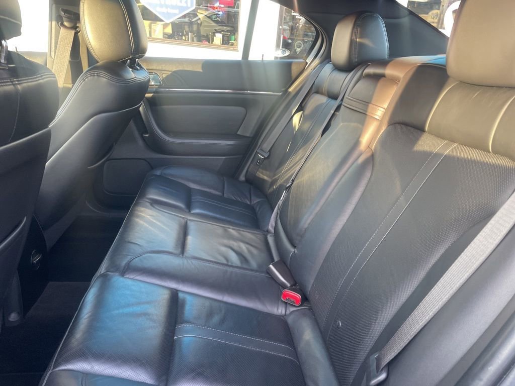 Used 2014 Lincoln MKS image 24