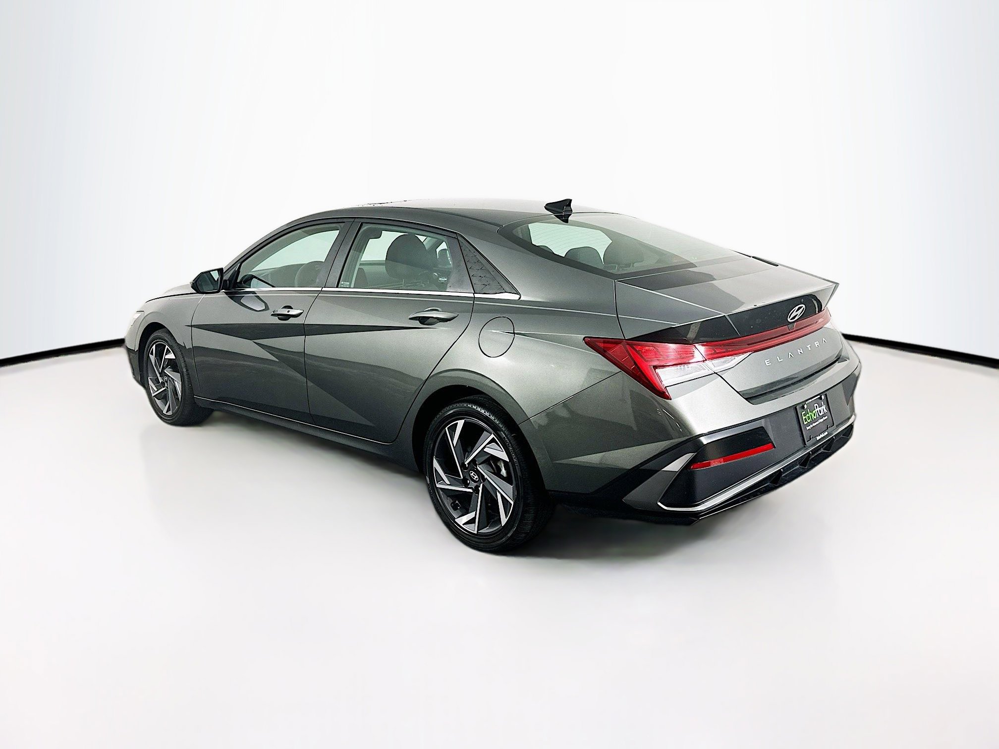 Used 2025 Hyundai Elantra SEL image 5